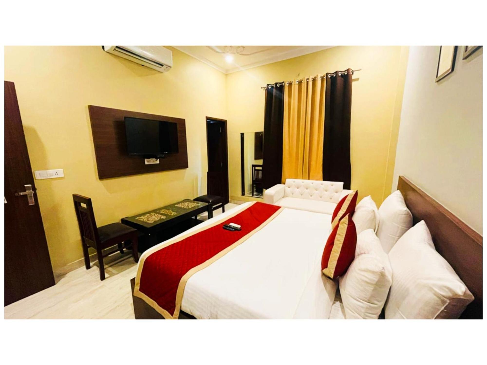 Premium Shree Ganesh Near Bypass Road, Hotel Jaipur
